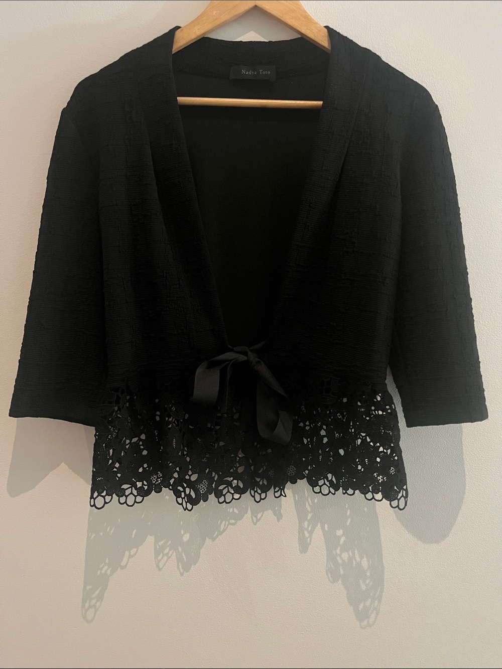 NEW NADYA TOTO black bed jacket with lace trim, size medium